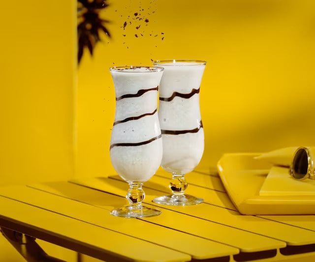 Kahlua frozen mudslide with chocolate pieces