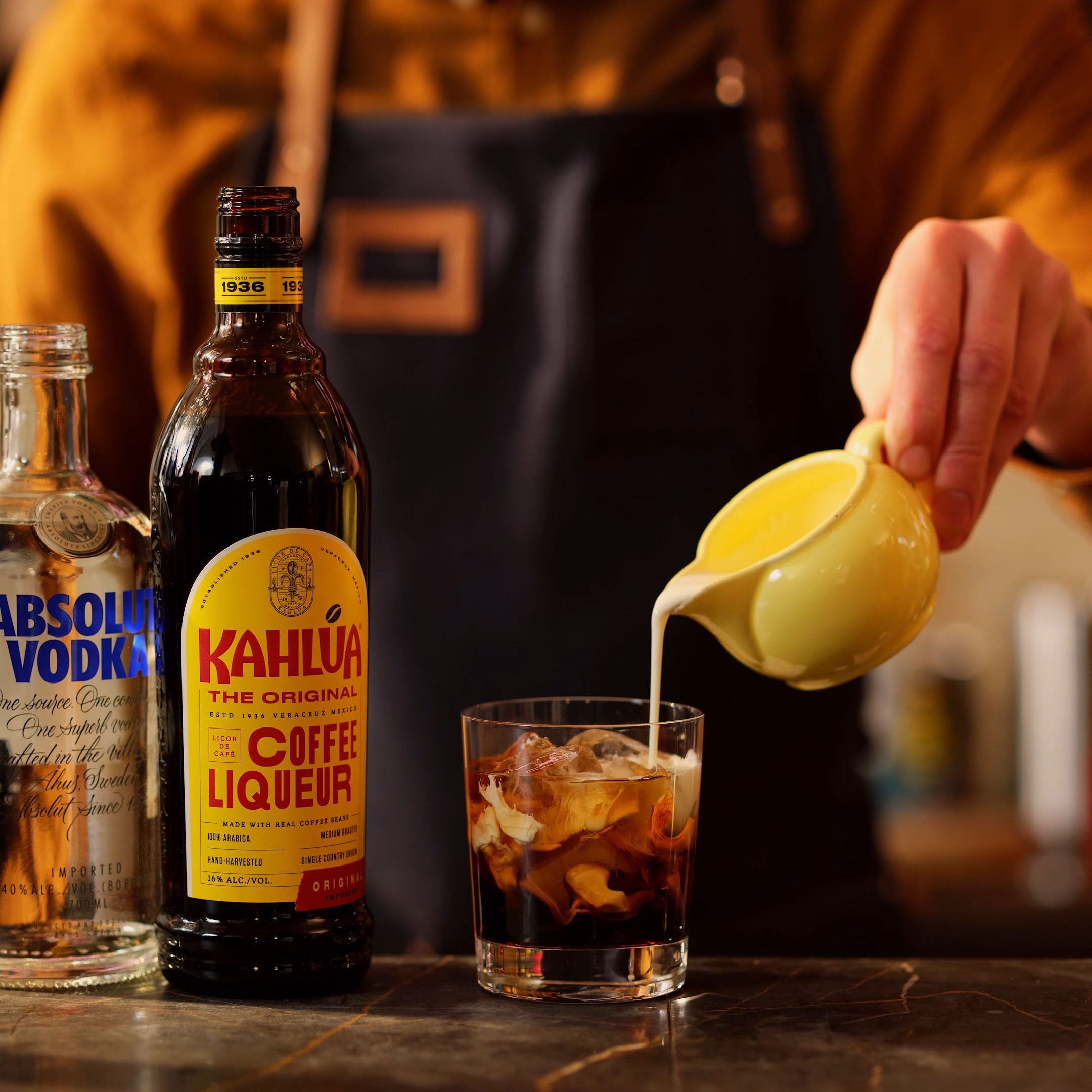 Making Kahlua White Russian cocktail step 4