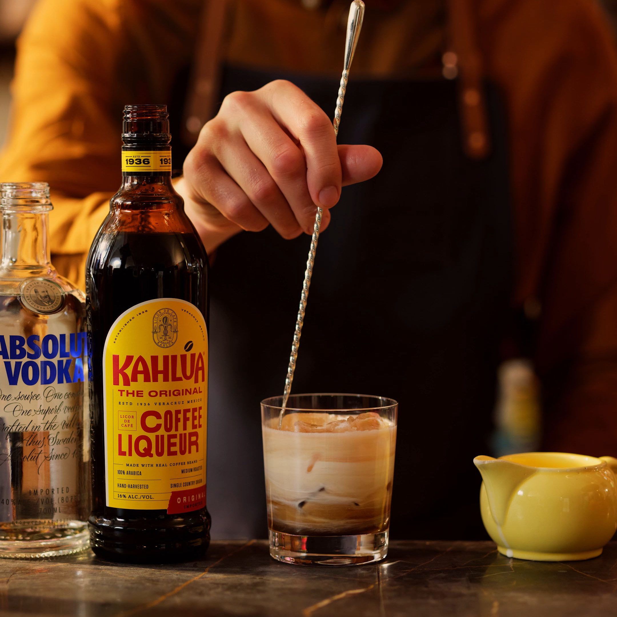 Making Kahlua White Russian cocktail step 5