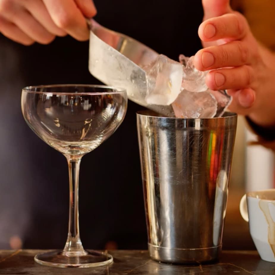 Ice pour into shaker