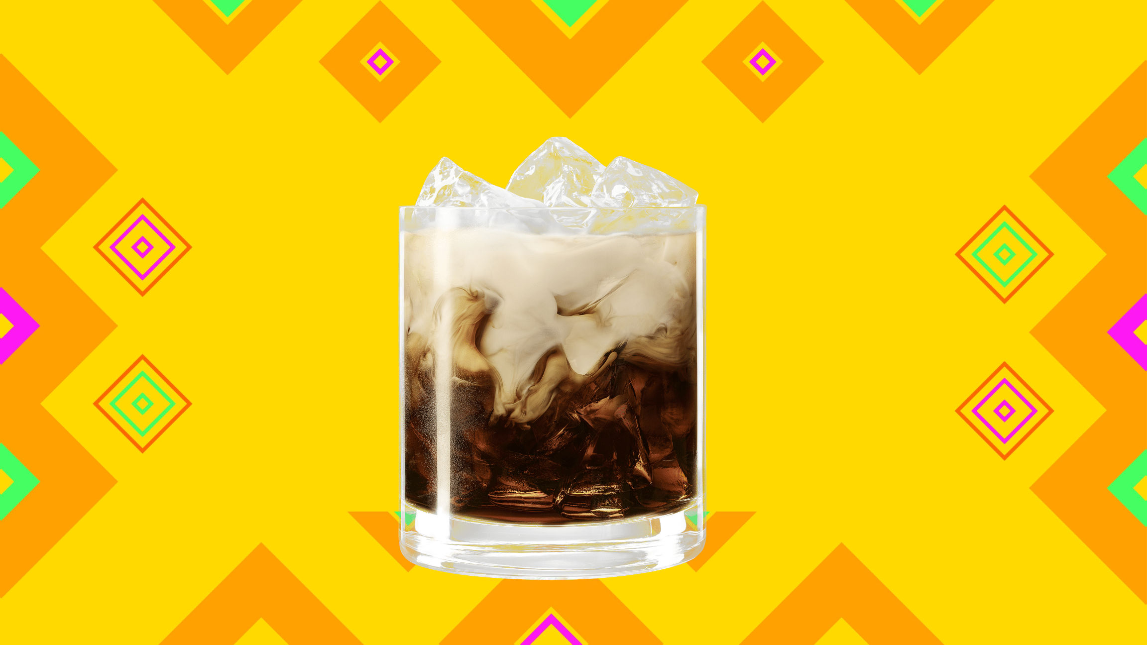 White Russian drink med is, Absolut Vodka, Kahlúa och grädde på toppen i stenglas